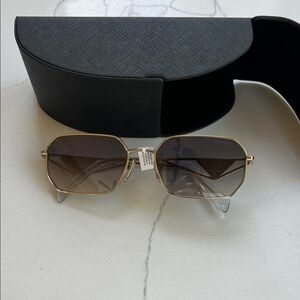 Prada EYEWEAR
rectangle-frame sunglasses